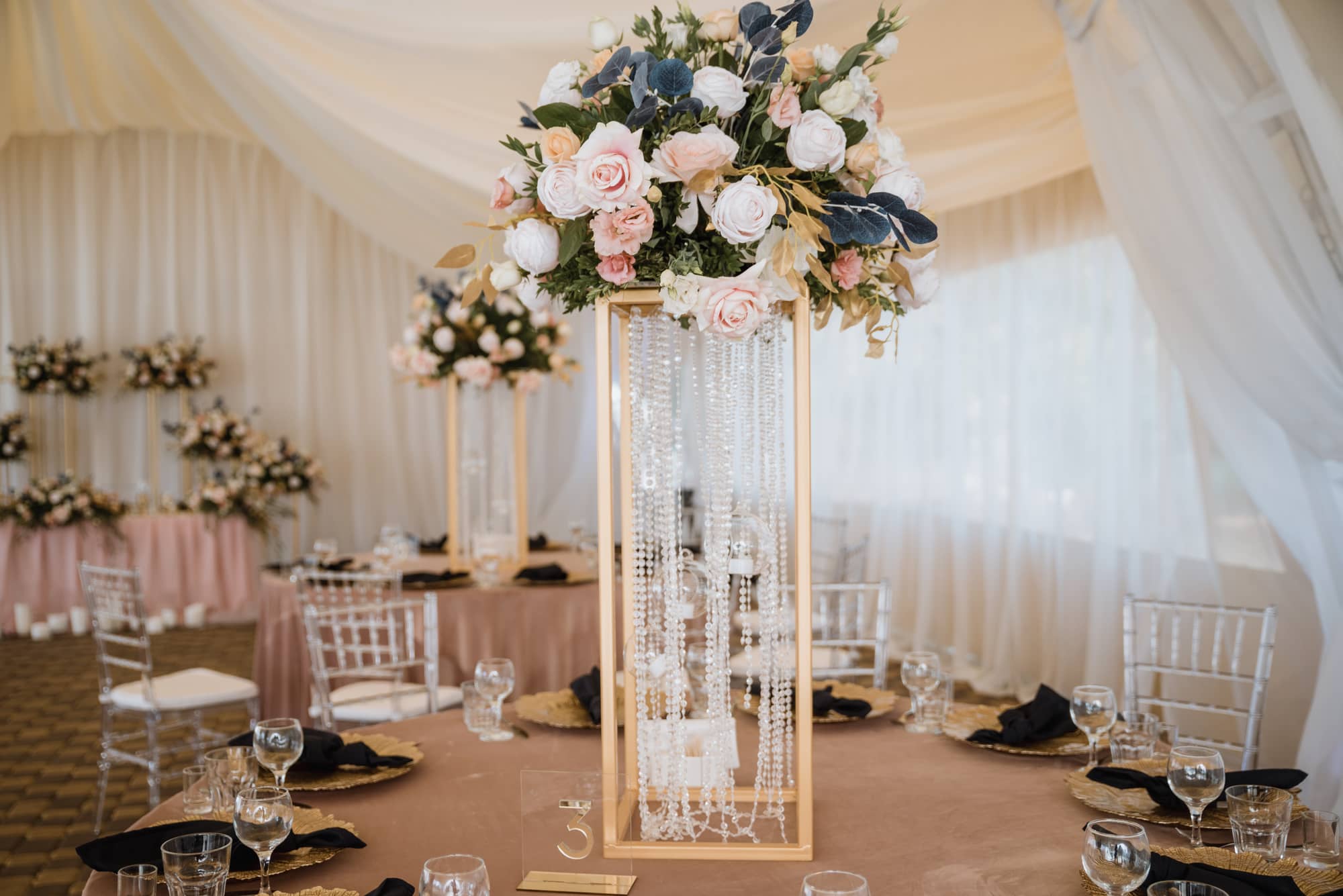 How To Make Tall Wedding Centerpieces