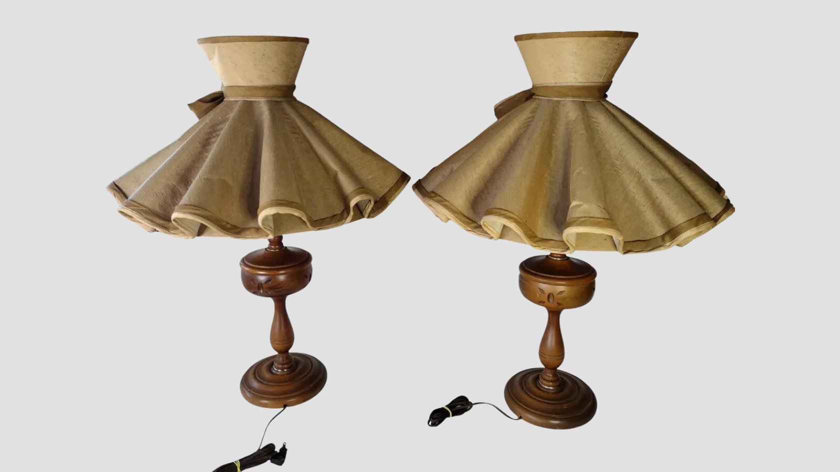 How To Make Vintage Pair Of Early American Colonial Style Table Lamps With Ruffled Fabric Shade 1699281573 