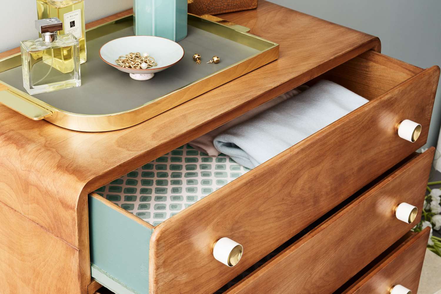 How To Make Your Dresser Drawers Smell Good