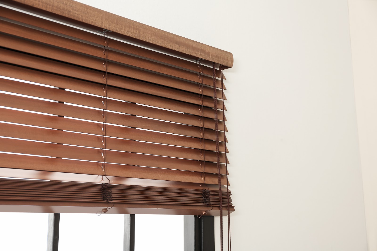 How To Paint Wood Blinds