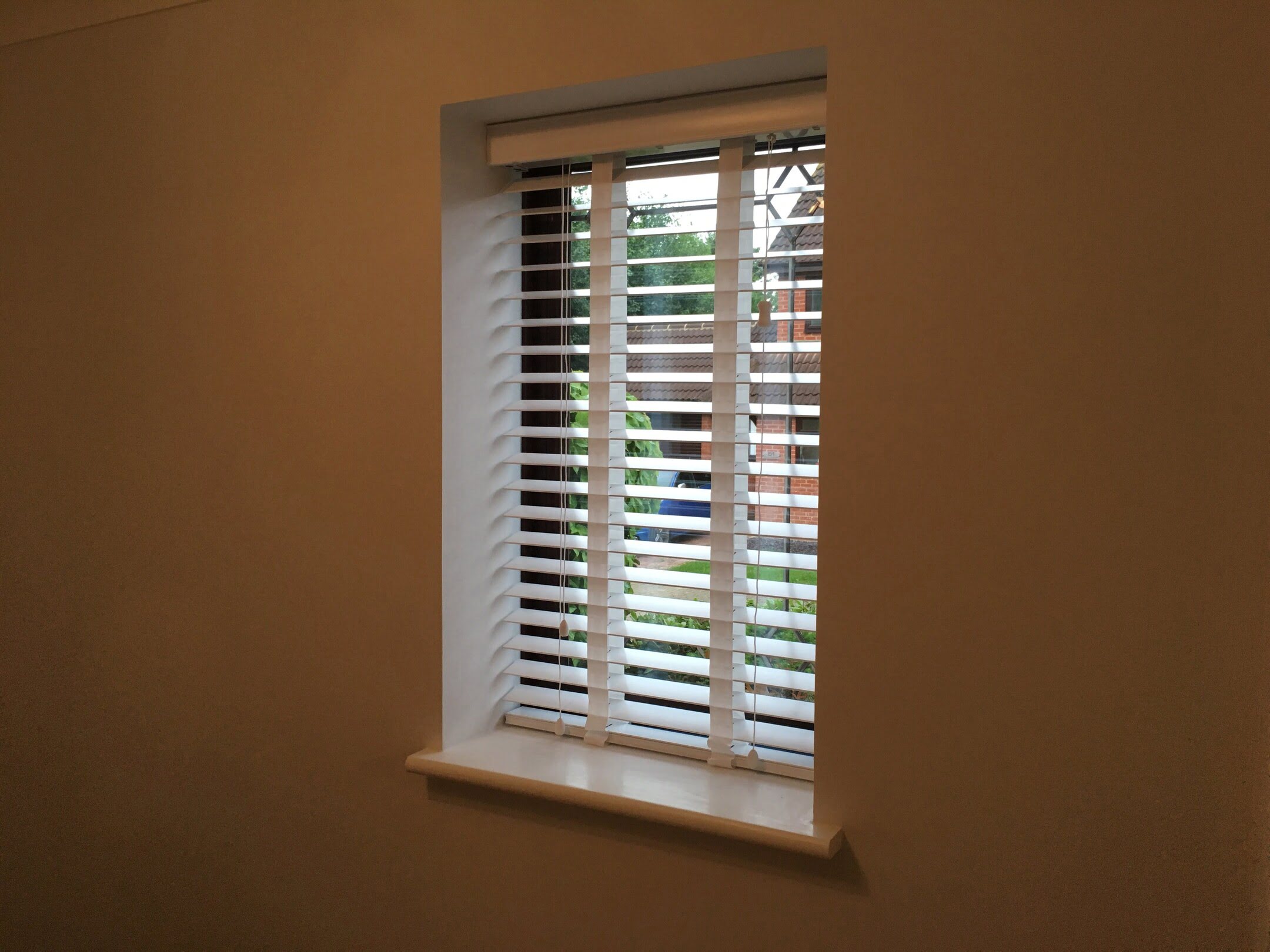 How To Put Up Venetian Blinds