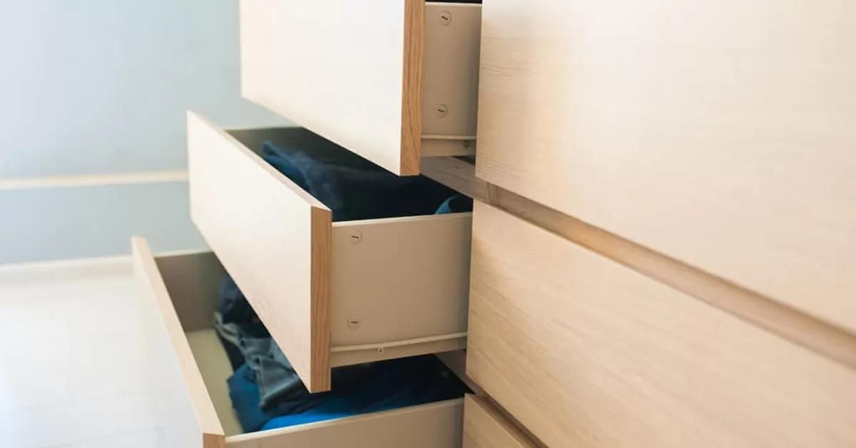 How To Remove A Dresser Drawer With A Center Slide