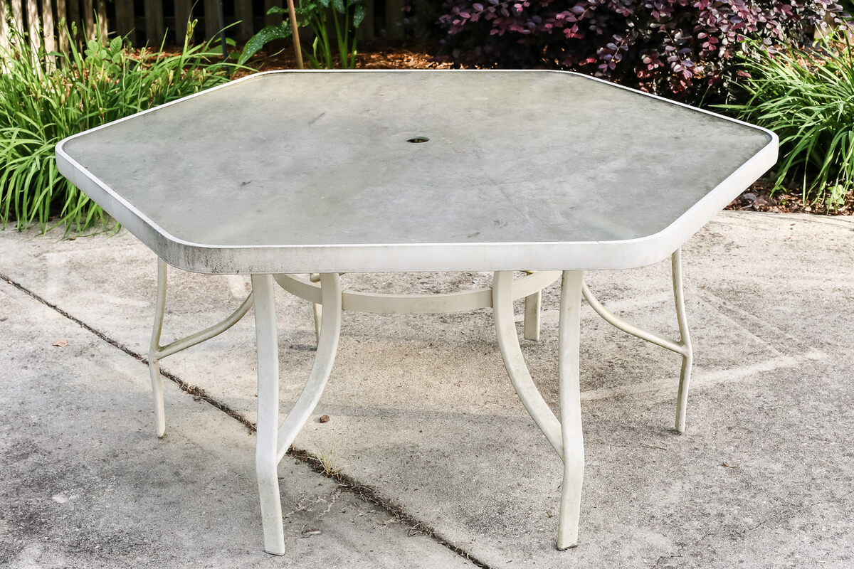 How To Remove Glass From A Patio Table