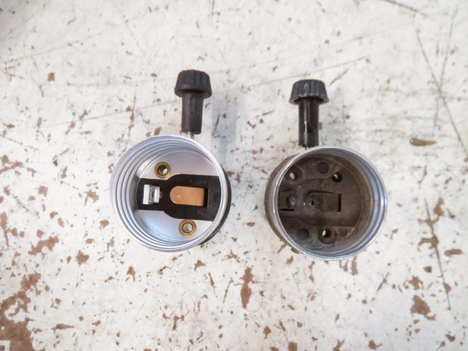 How To Replace A 3-Way Lamp Socket