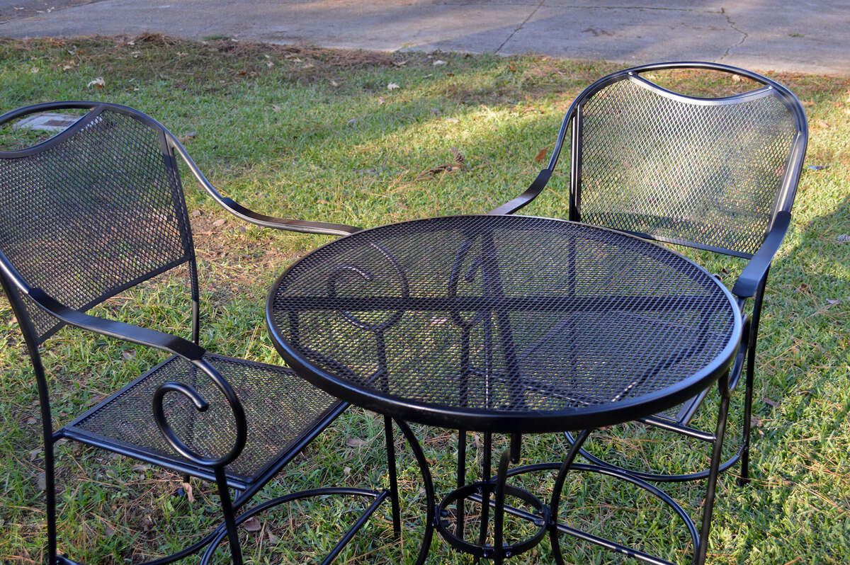 How To Restore Iron Patio Furniture