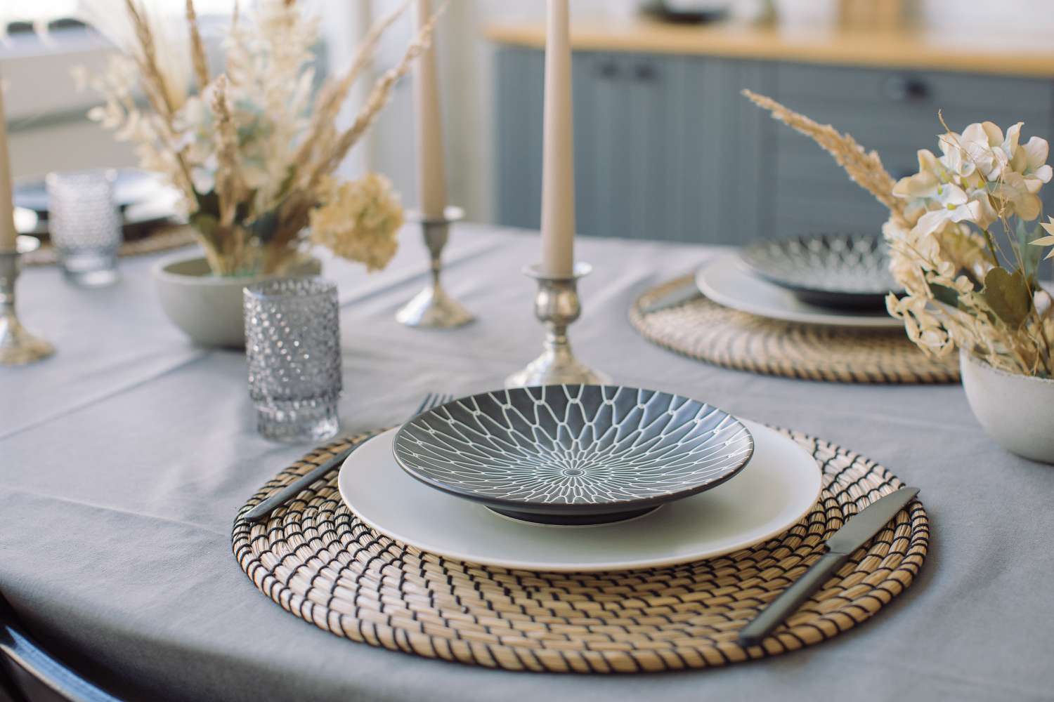 How To Set Plates On Dining Table