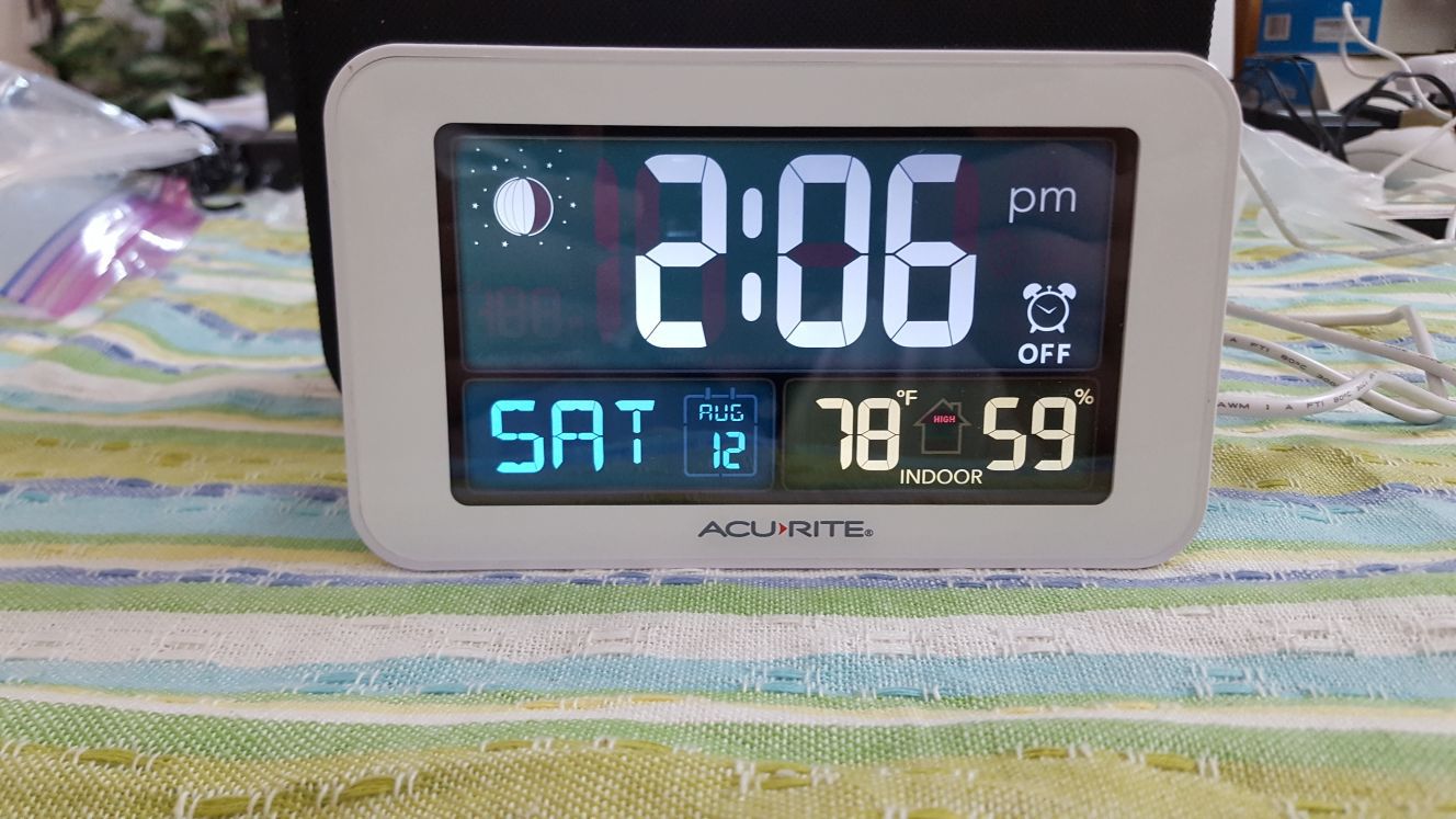 How To Set The Time On An Intelli-Time Alarm Clock