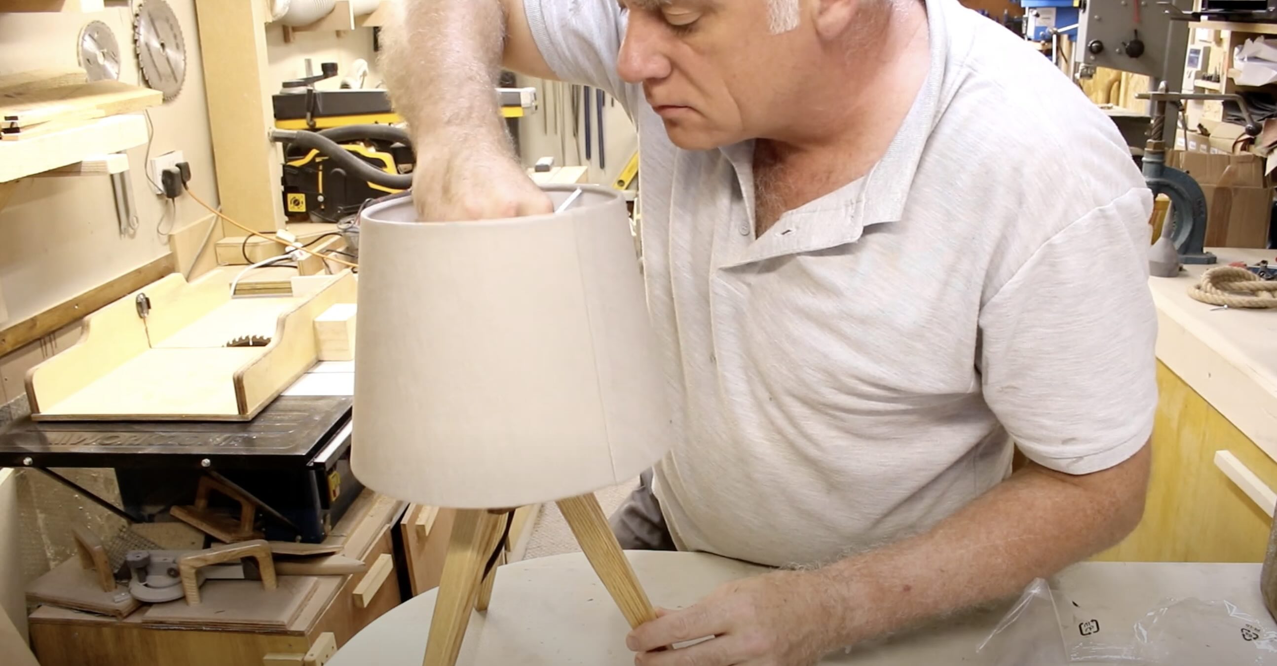 How To Set Up A Tripod Table Lamp