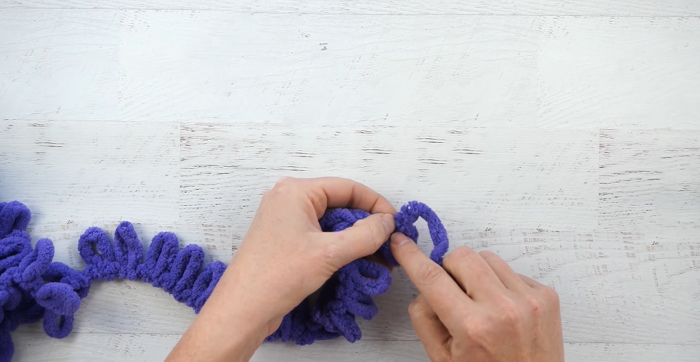 How To Start A Loop Yarn Blanket