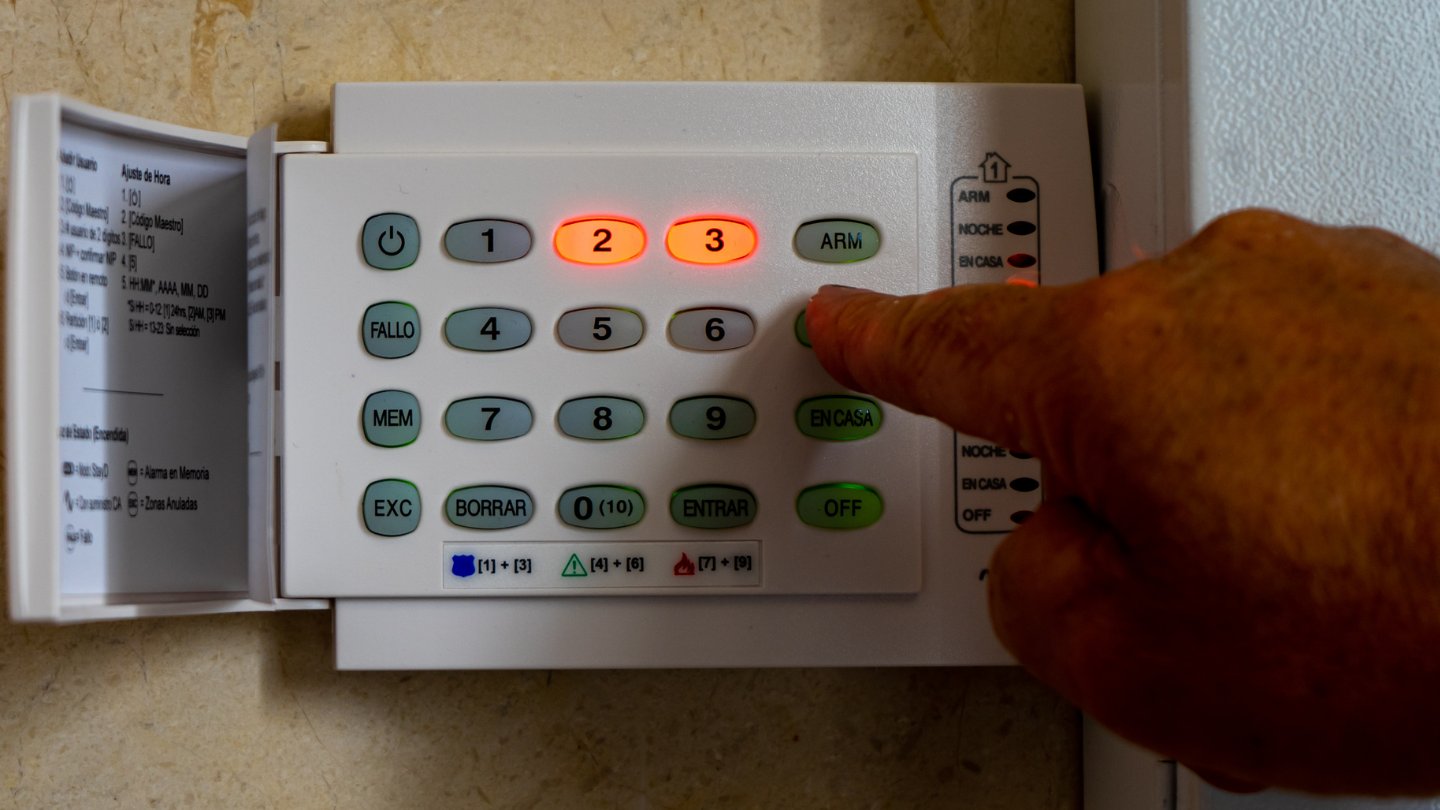 How To Stop A Burglar Alarm From Beeping