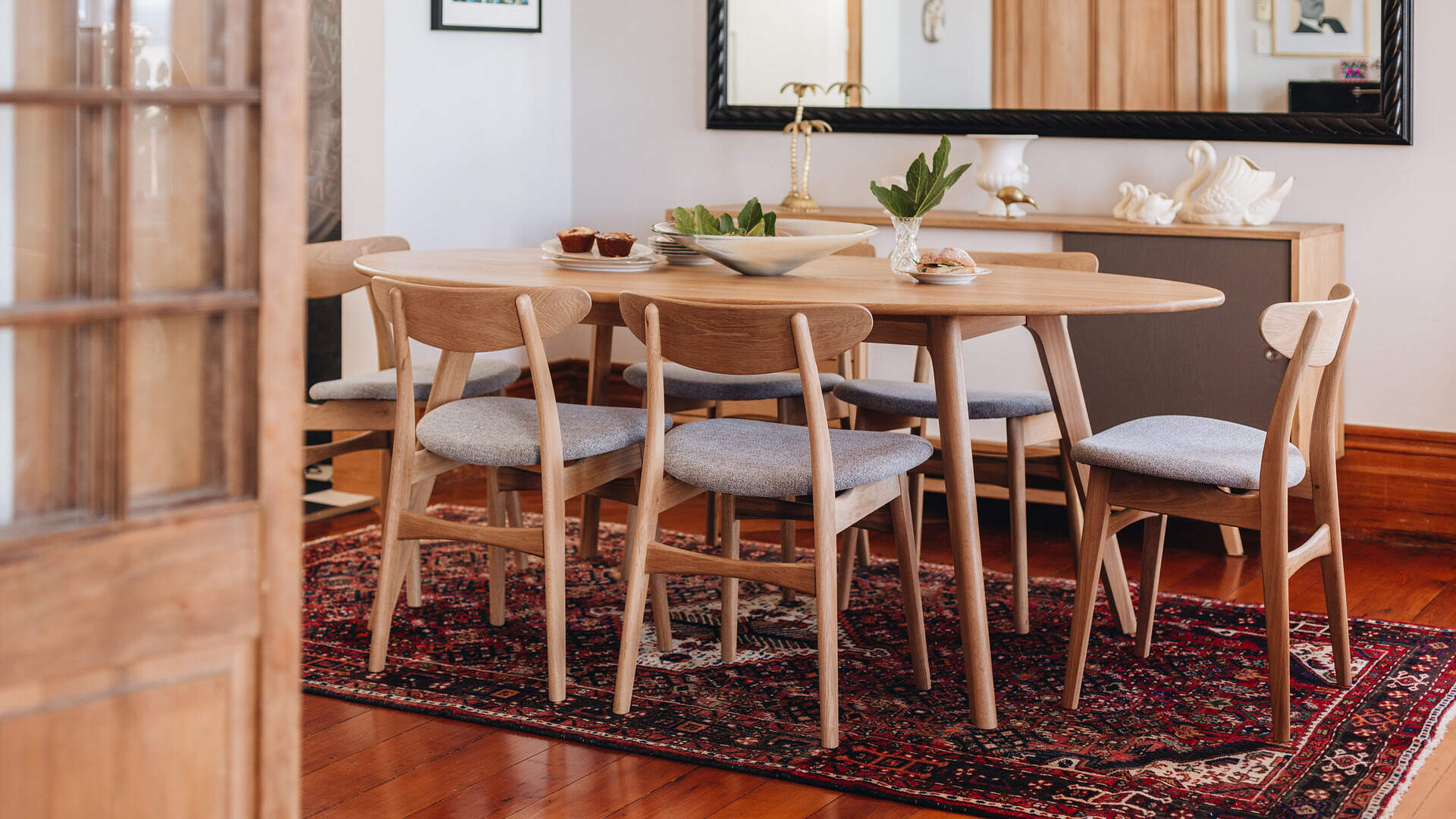 How To Style An Oval Dining Table