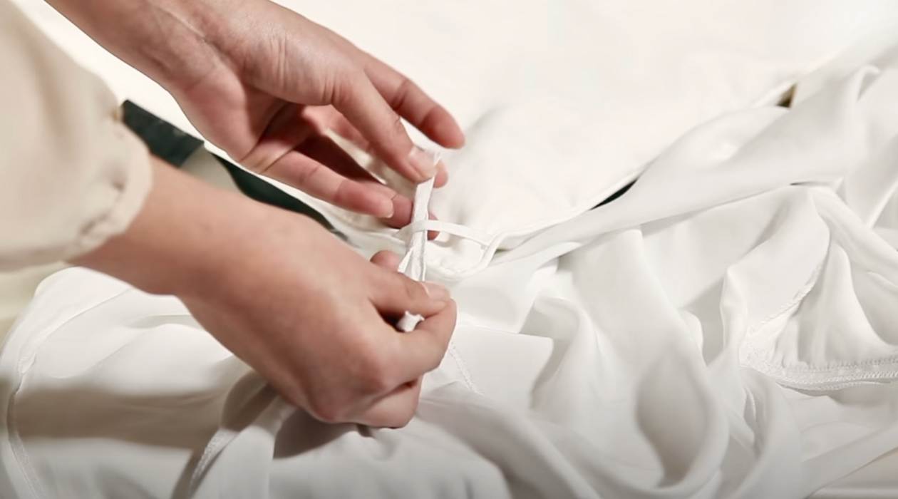 How To Tie Duvet Cover With Loops