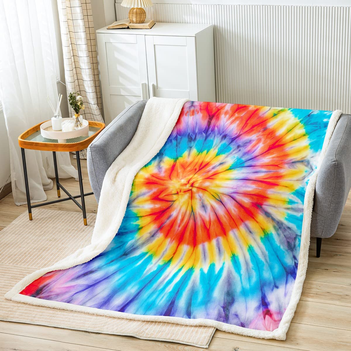 How To Tie-Dye A Blanket