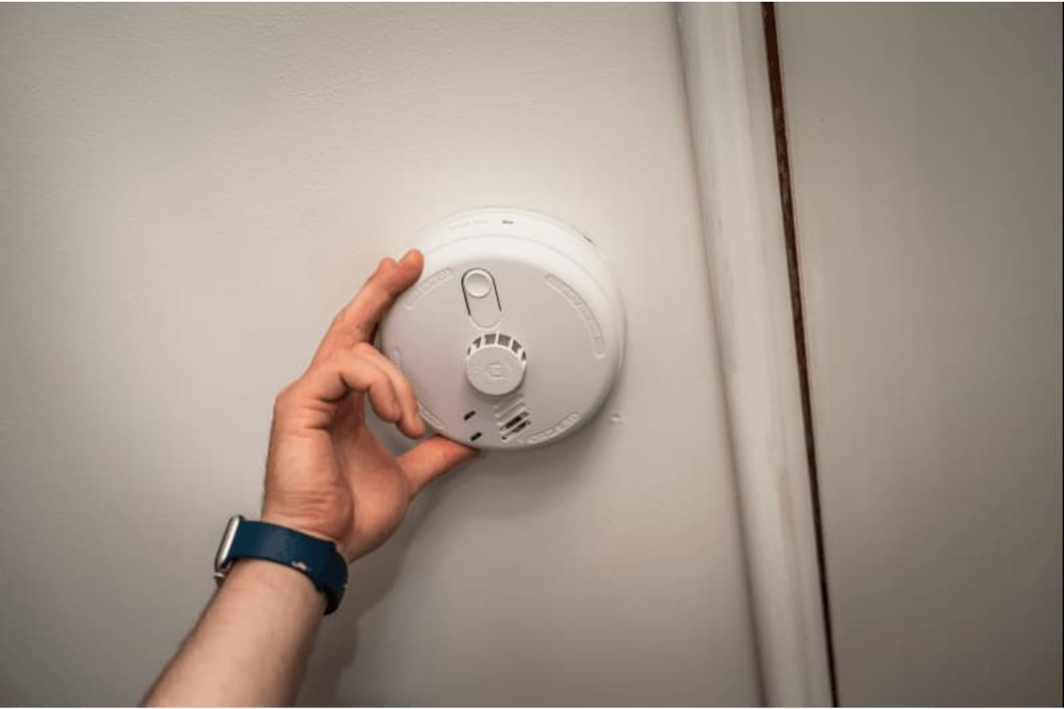 How To Turn Off A Smoke Detector
