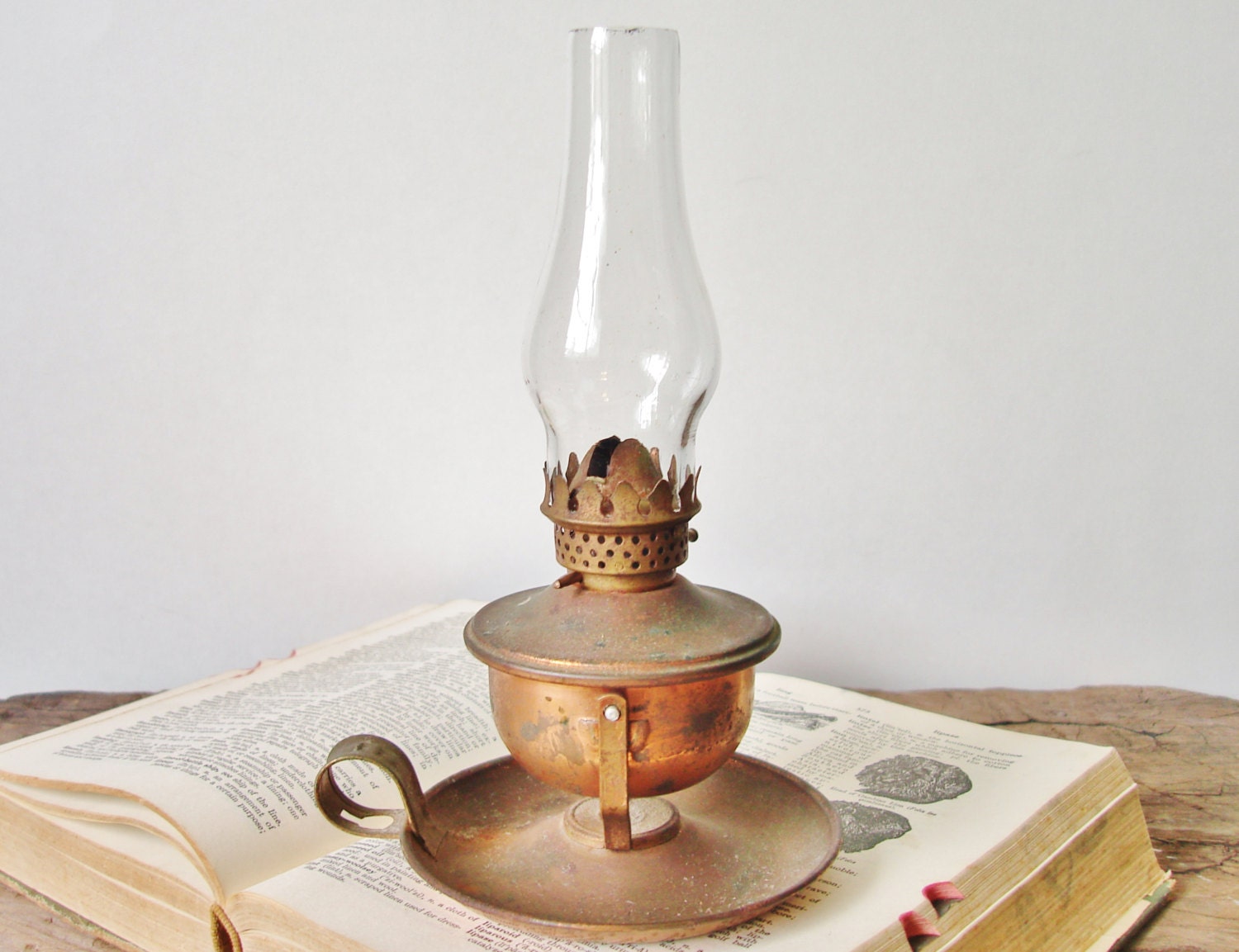 How To Use A Kerosene Lamp