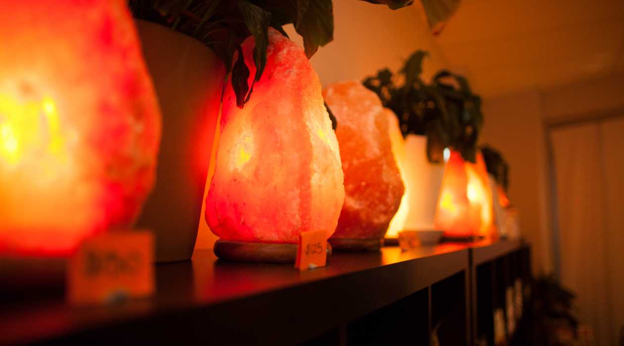 How To Use A Salt Lamp