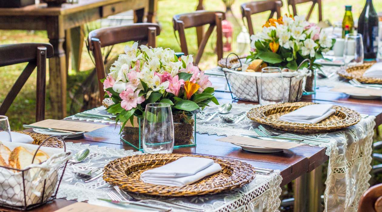 How To Use Table Runners And Placemats