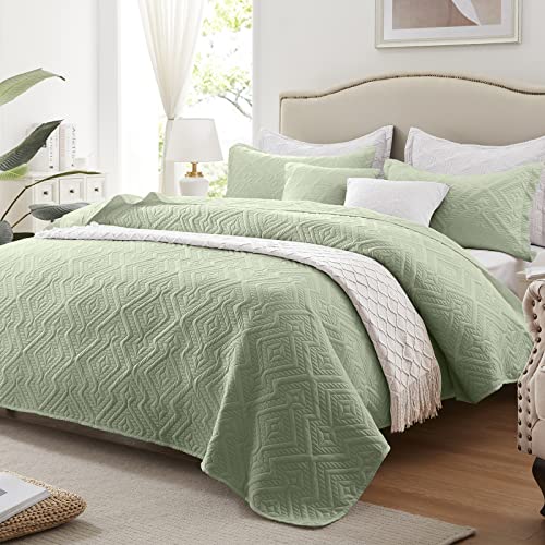 Luxurious Sage Green Bedspread Set