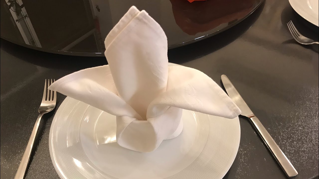 On Which Side Does The Napkin Go In A Place Setting?