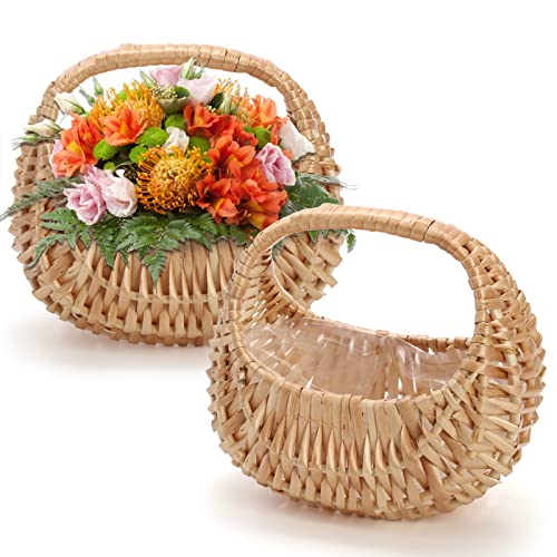 Small Wicker Basket with Handle by Lyellfe