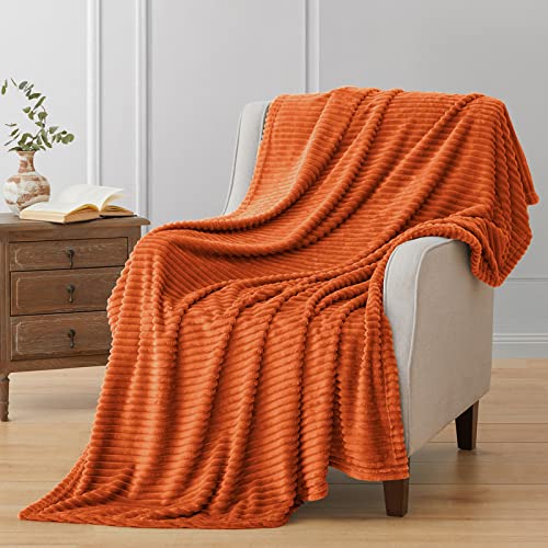 Vessia Flannel Fleece Throw Blanket
