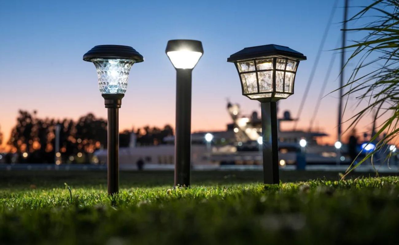 What Are The Best Solar Lights For Landscaping