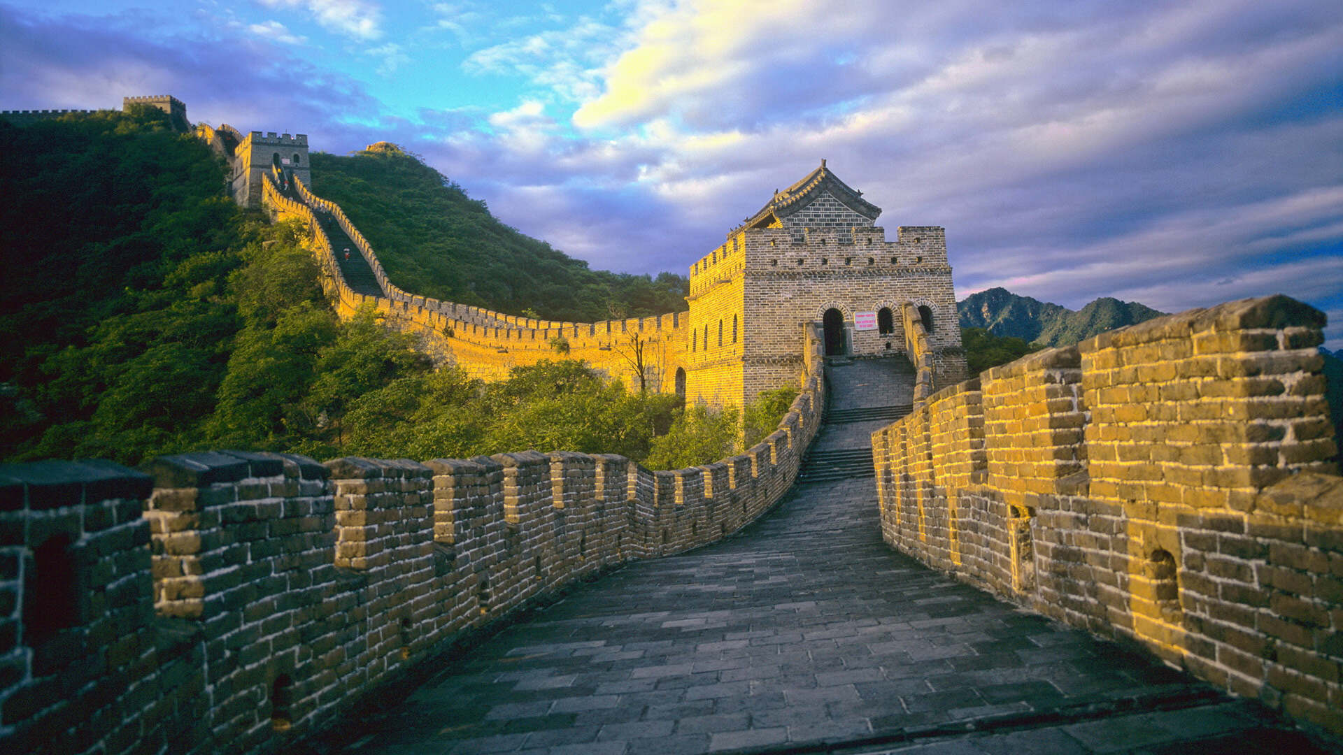 What Are Two Civil Engineering Projects Reconstructed During The Ming Dynasty?