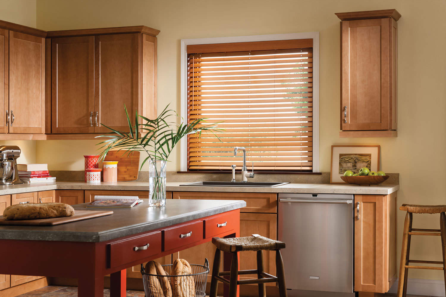 What Color Blinds Goes With Wood Trim