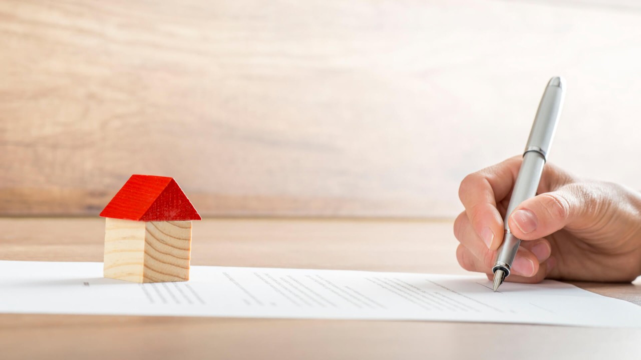 What Document Should A Florida Realtor Sign If A Buyer Waives Conducting A Home Inspection?