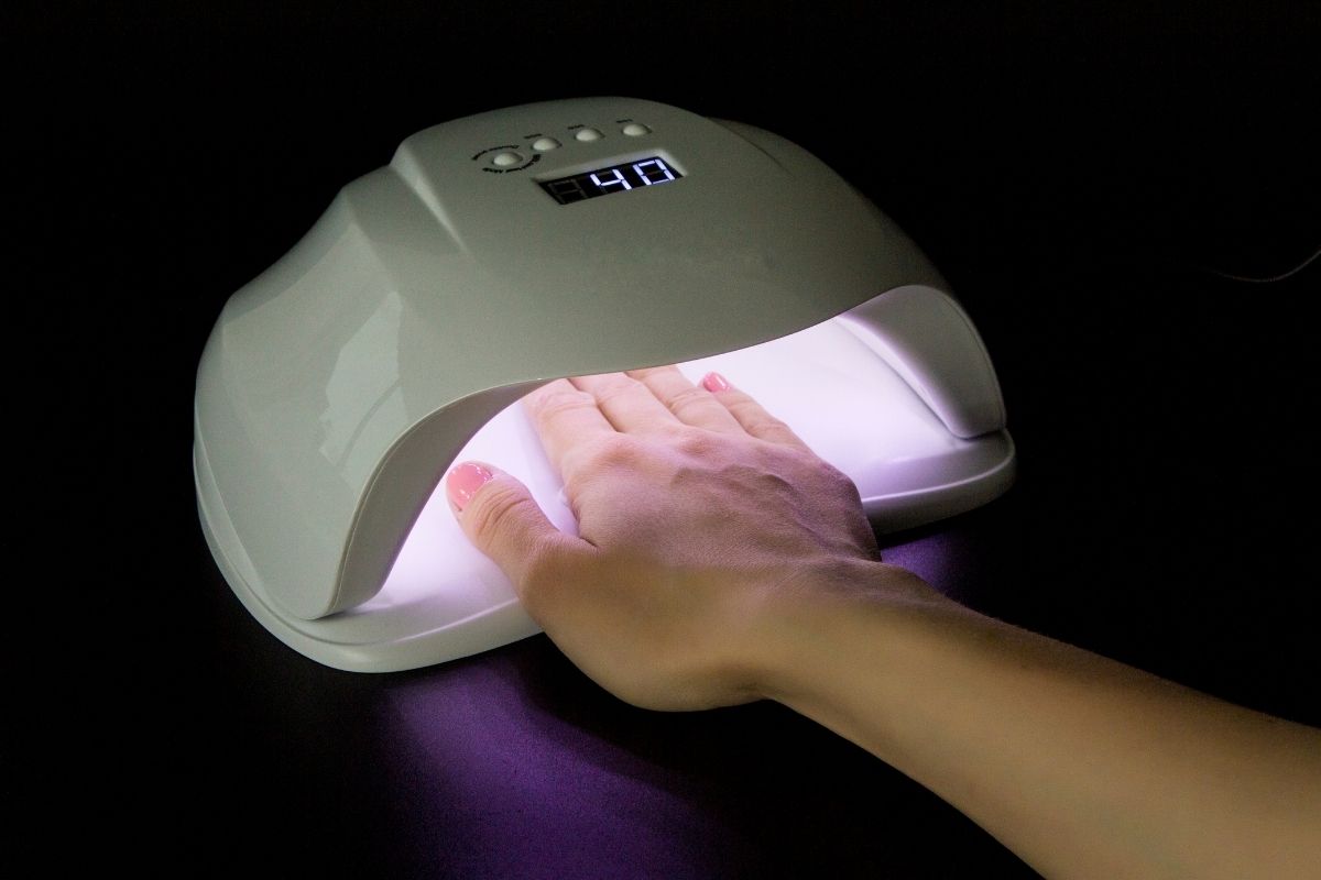 What Does A UV LED Nail Lamp Do