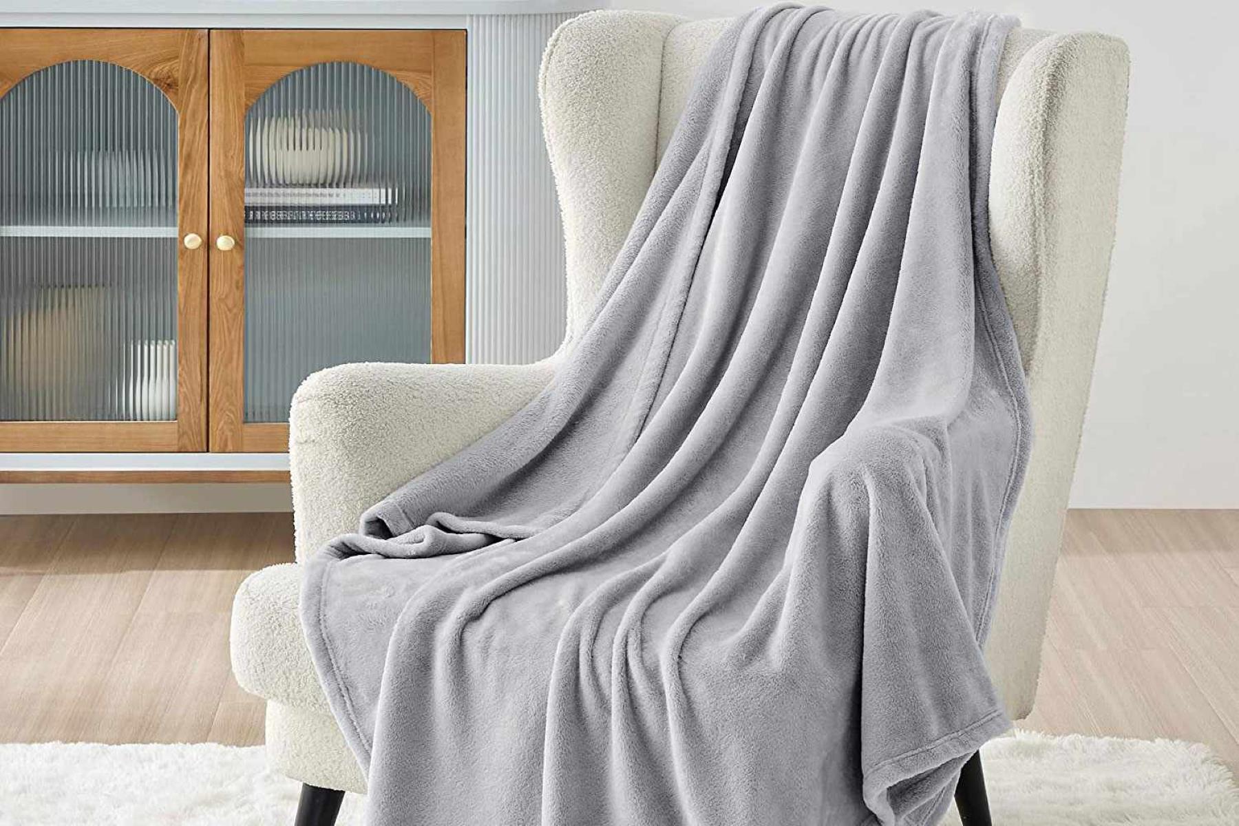 What Is A Fleece Blanket