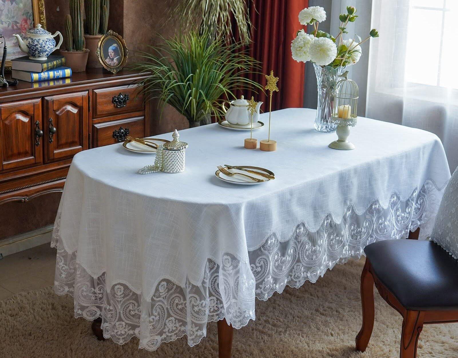 What Is A Name For An Old Style Table Cloth?