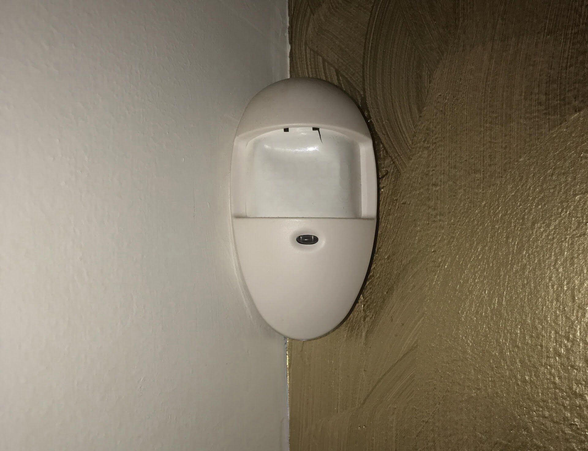 What Is The Purpose Of Connection RR In The Honeywell Aurora Motion Detector K3380V2 Rev B?