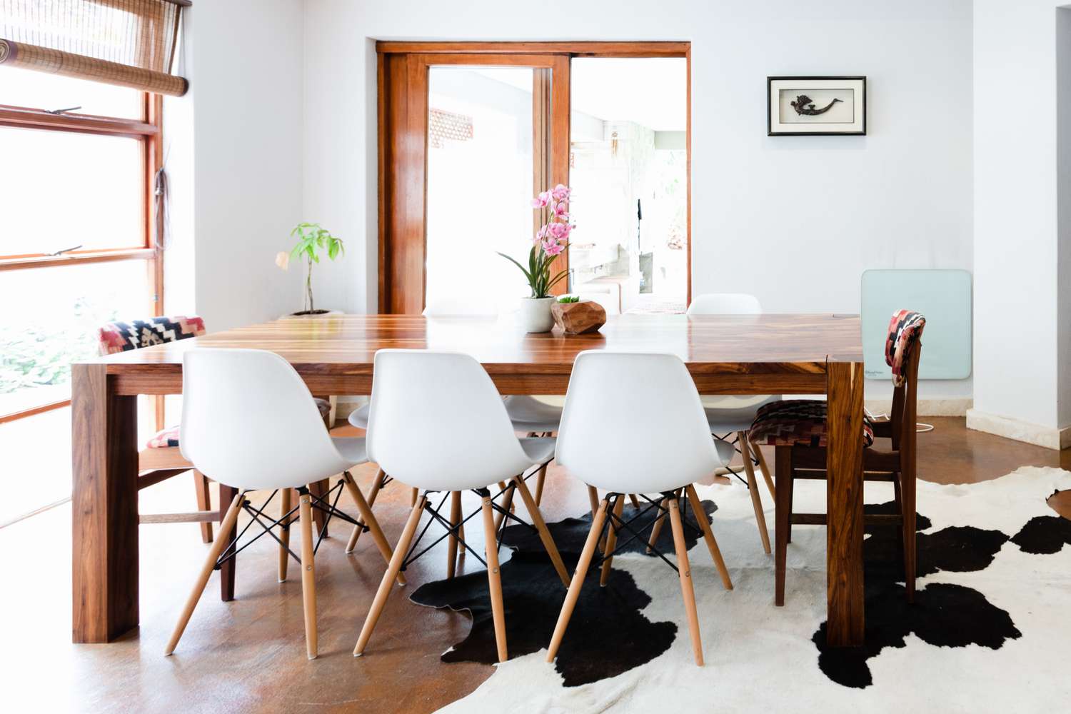 What Is The Standard Width Of A Dining Table?