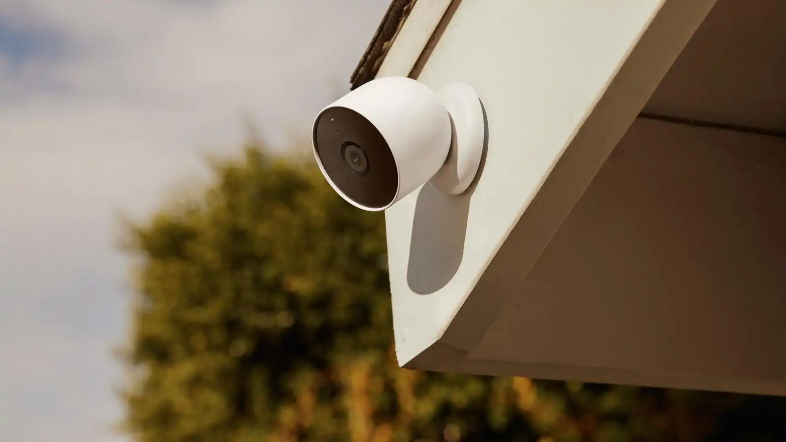 What Outdoor Cameras Work With SimpliSafe