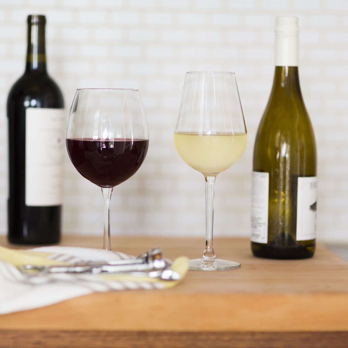 What’s The Difference Between White And Red Wine Glasses?