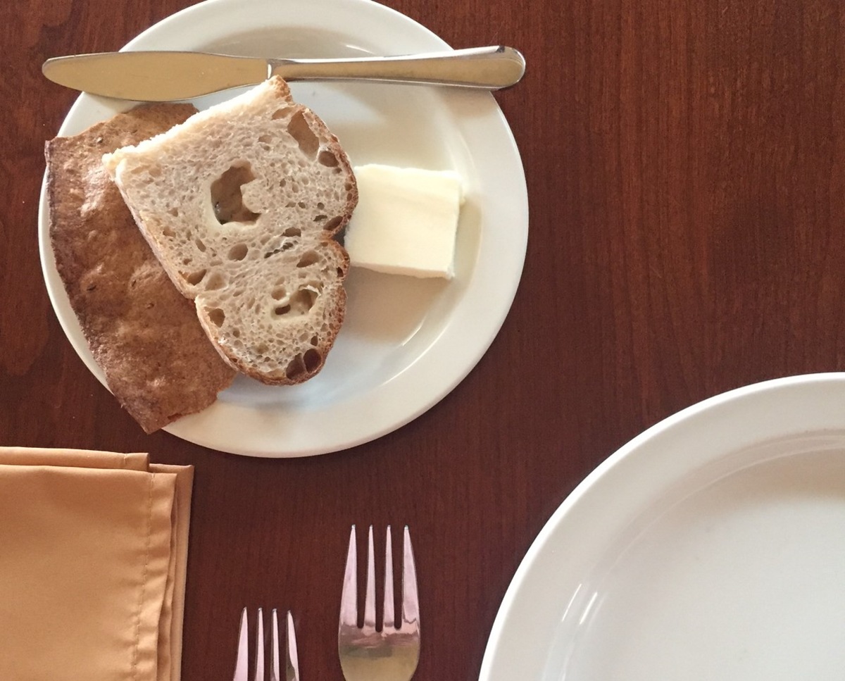 Where Does The Bread Plate Go In A Table Setting?