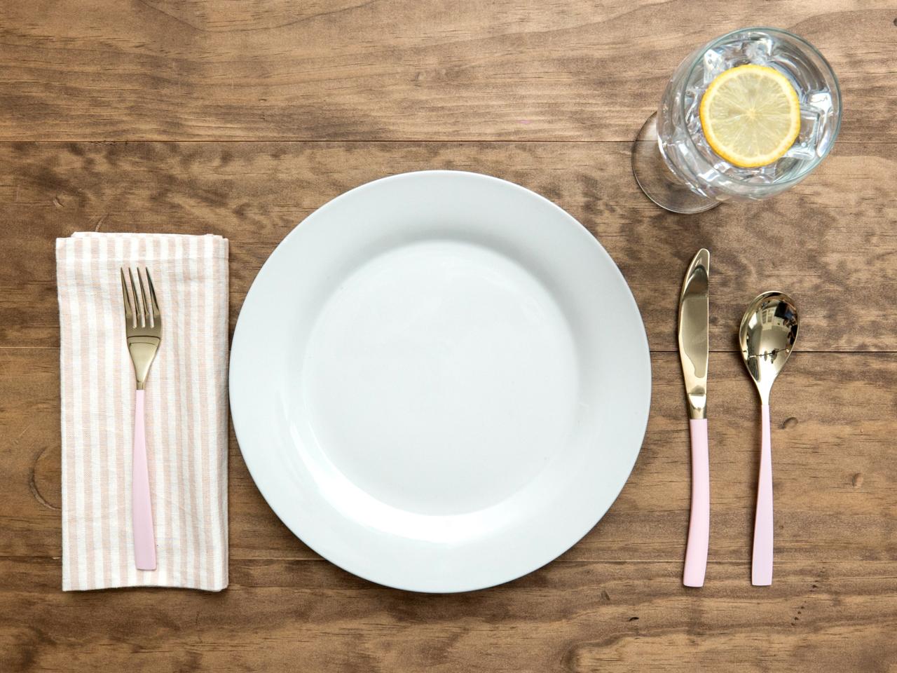 Where Does The Spoon Go In A Table Setting?