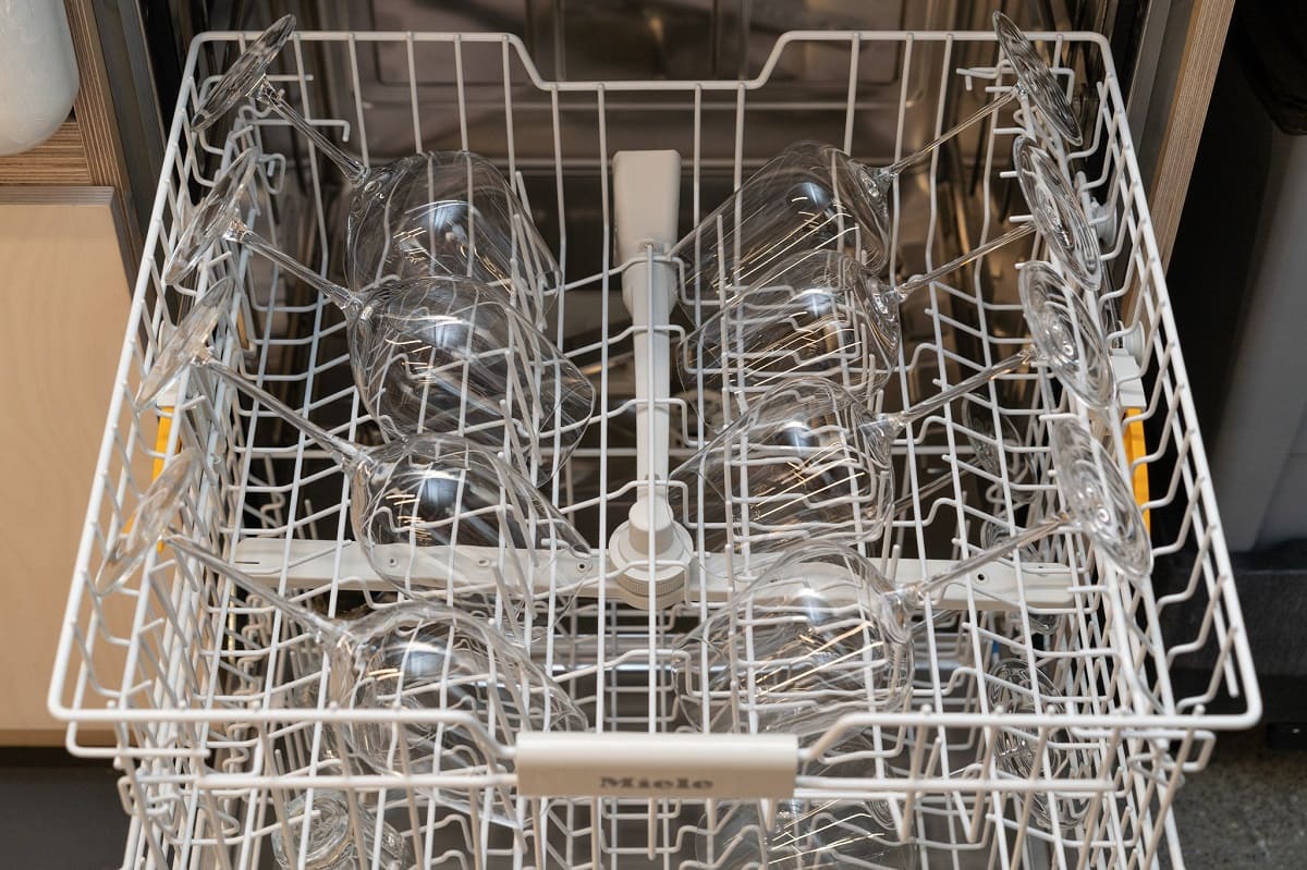 Where To Place Wine Glasses In A Dishwasher