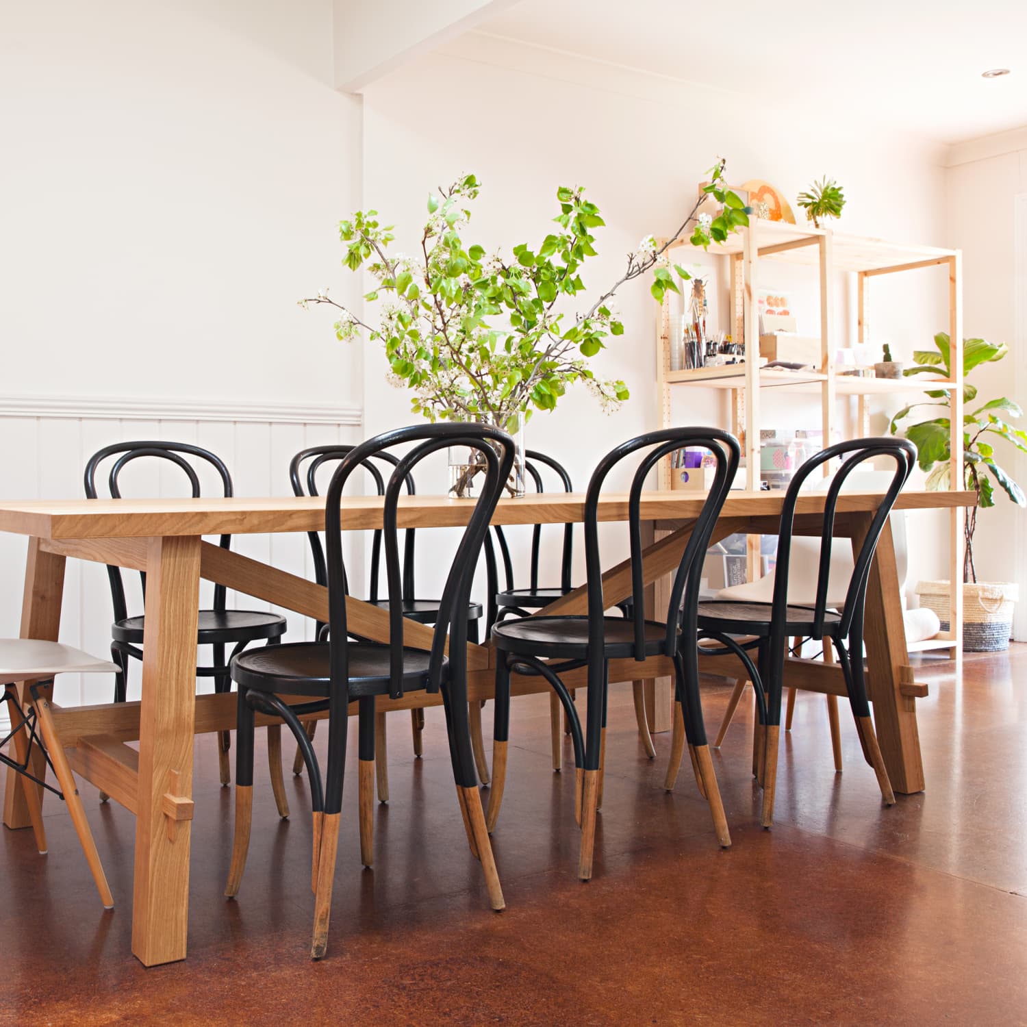 Where To Put Extra Dining Chairs