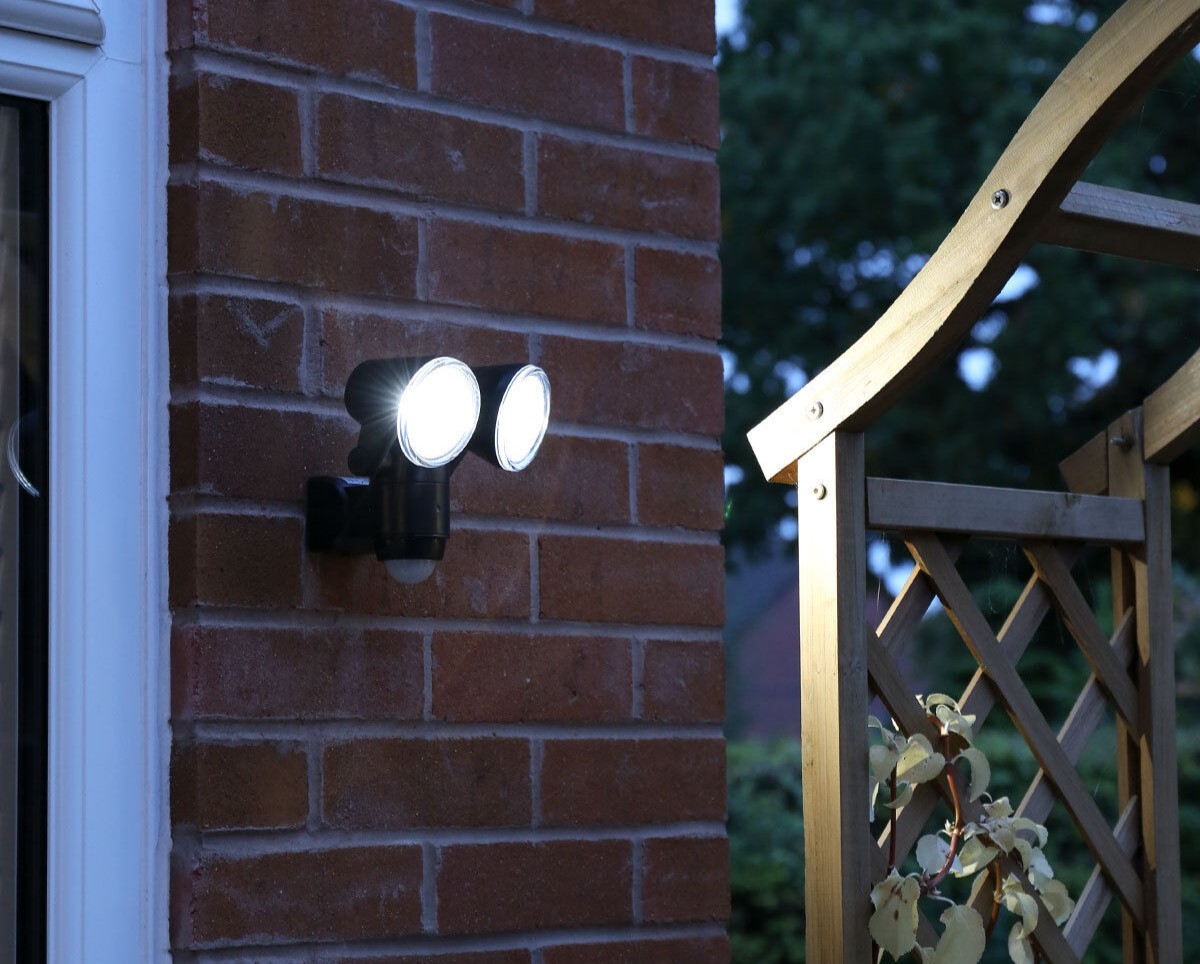 Which Battery-Operated Outdoor Motion Detector Lights Are The Best