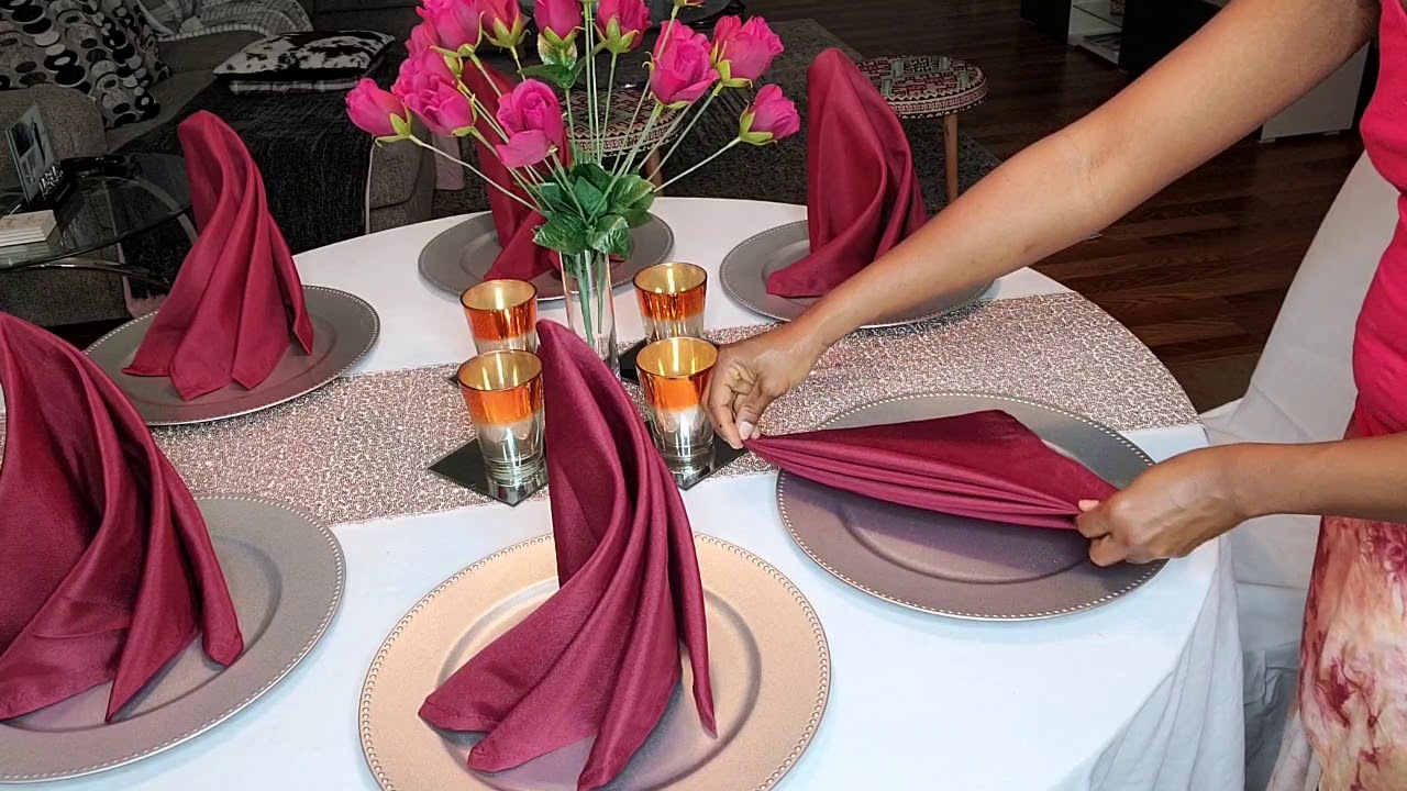 Why Do People Put Place Setting Decorations At Their Table