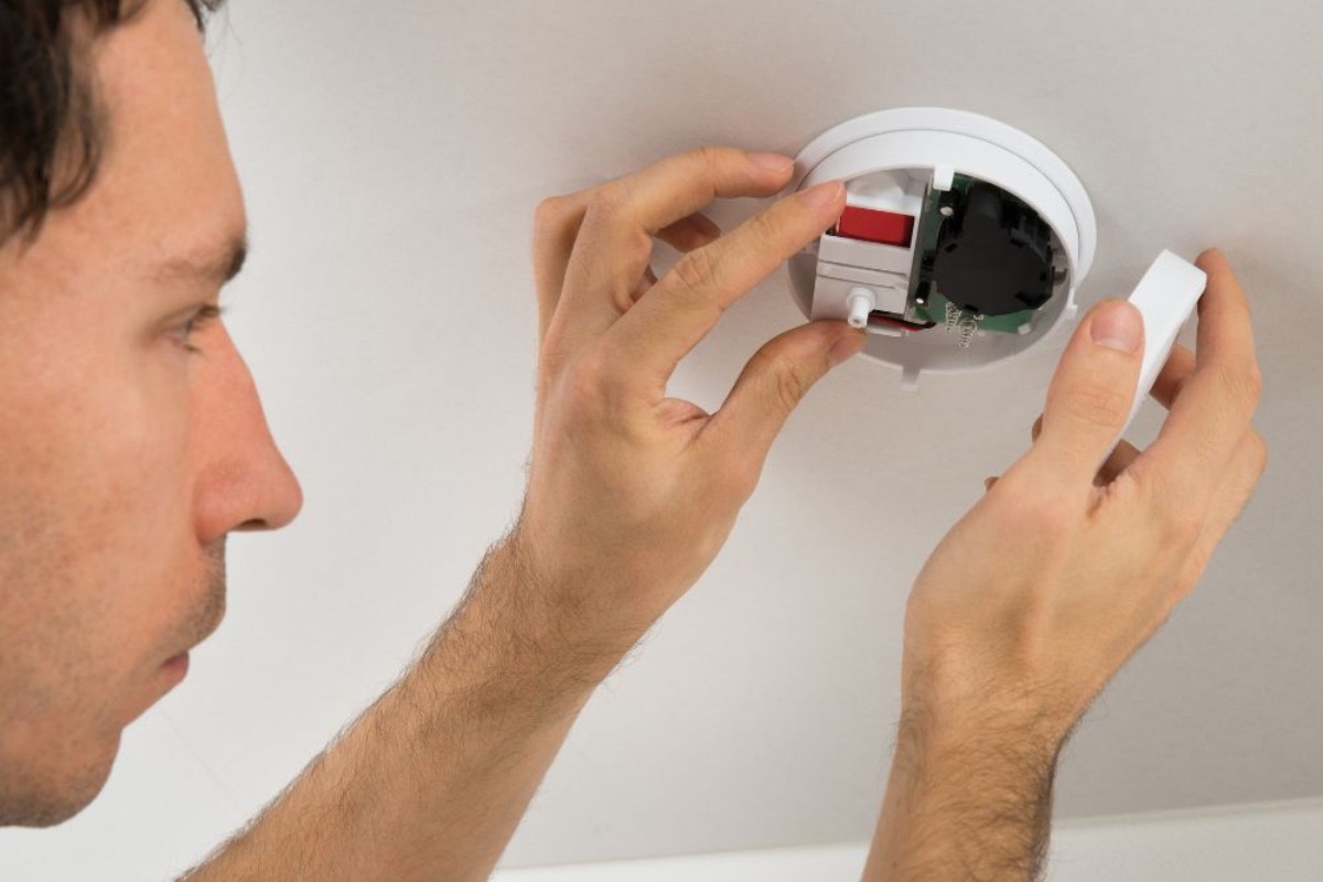 Why Does The Smoke Detector Go Off When The Heat Is Turned On?