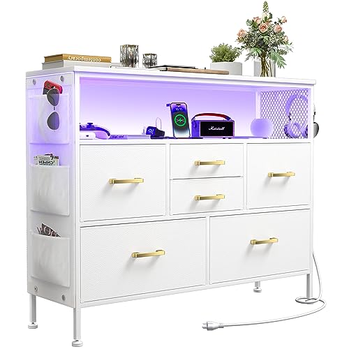 YILQQPER Bedroom TV Stand with Power Outlets and LED Light