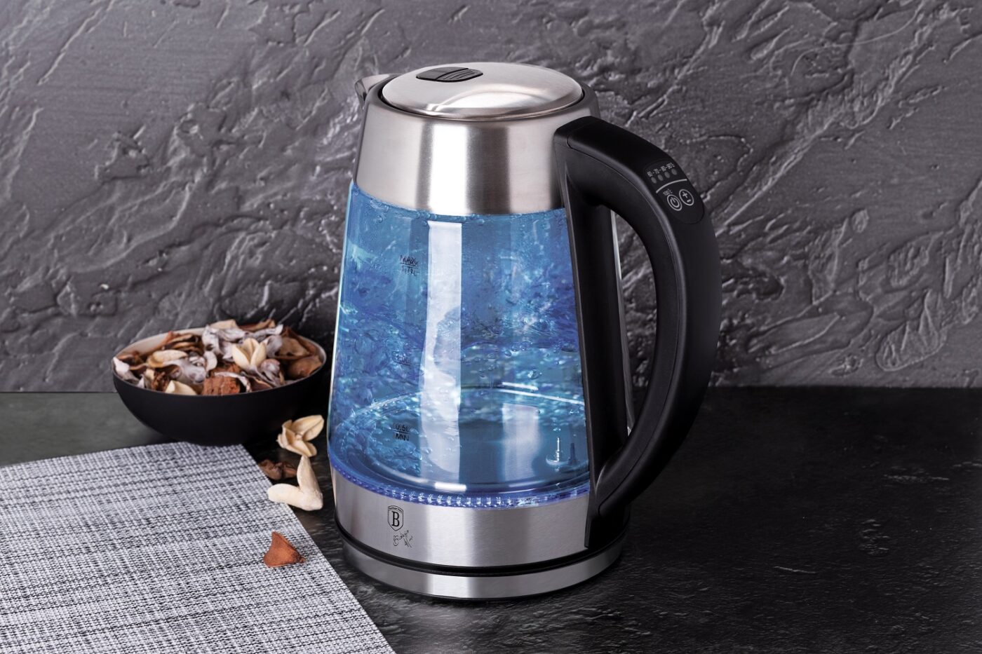 https://storables.com/wp-content/uploads/2023/12/12-best-glass-electric-kettle-temperature-control-for-2023-1702525851.jpg