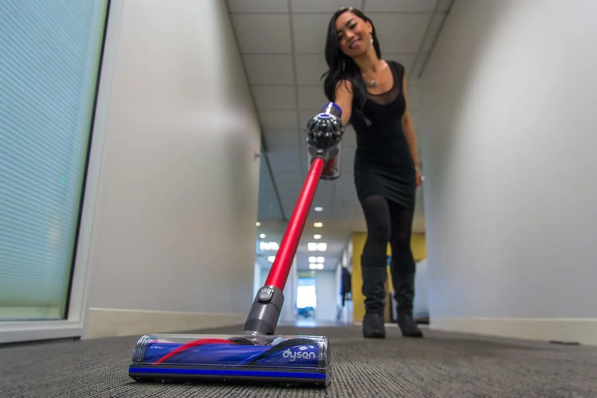Dyson DC62 cordless vacuum cleaner - sucks up as much dust as even