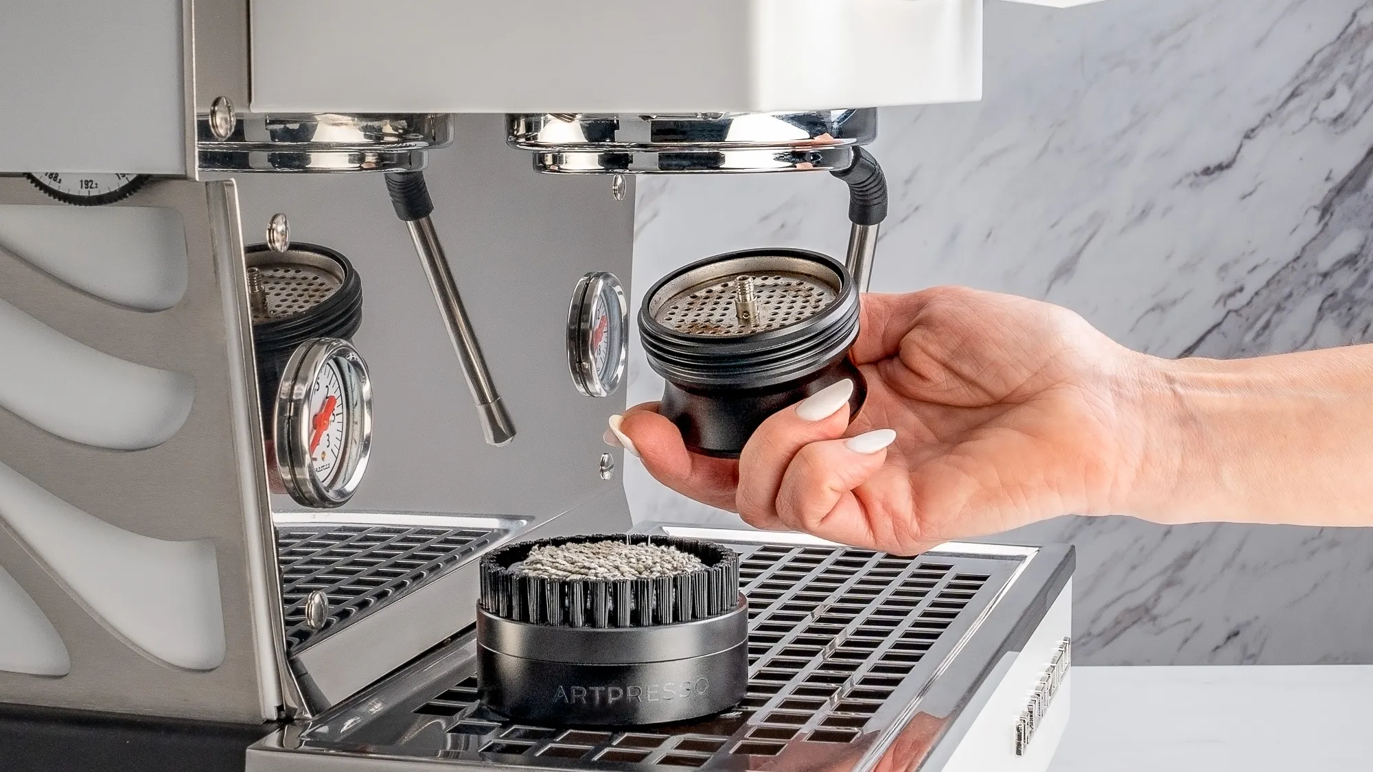 How To Clean Breville Espresso Machine - Descale And Backflush Guides