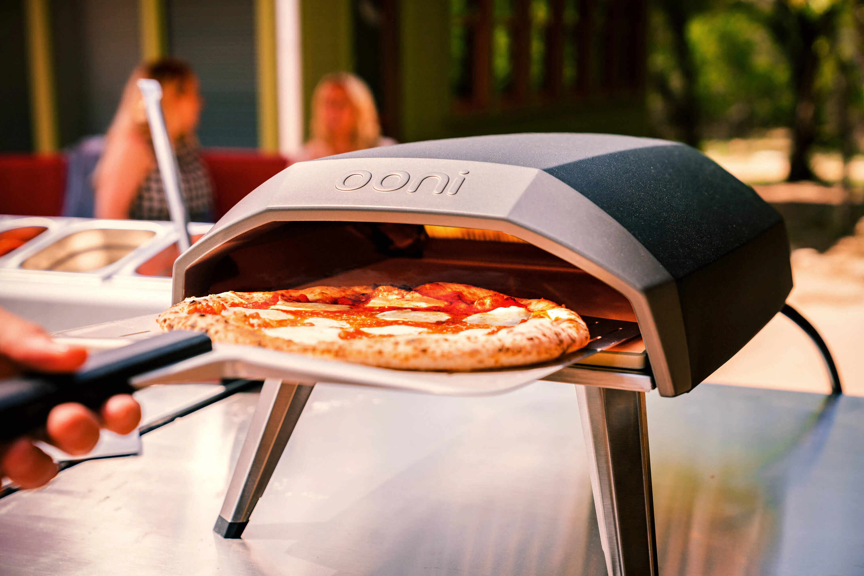 Ooni Karu 12G Multi-Fuel Outdoor Pizza Oven - Wood and Gas Outdoor Pizza  Oven with Pizza Stone & Intergrated Thermometer, Pizza Oven Outdoor, Dual