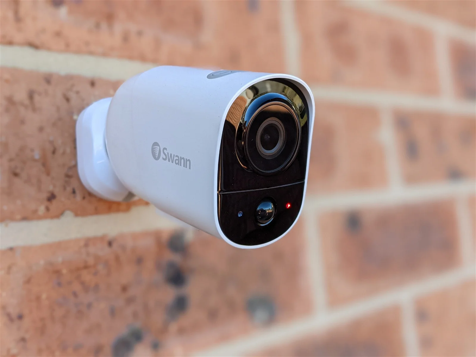 9 Amazing Cordless Security Cameras For 2024