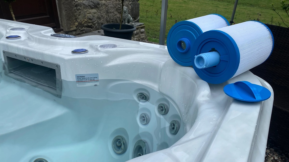 How Do Hot Tub Filters Work